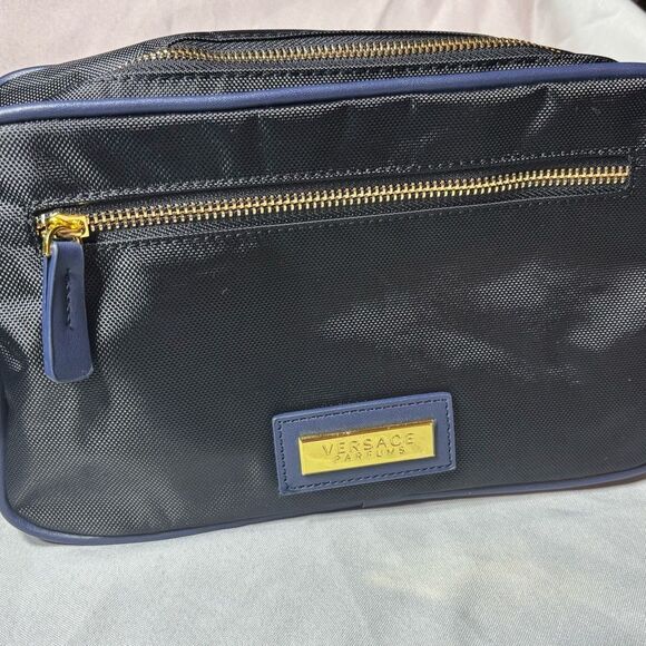 New! Versace Travel Pouch Bag Toiletry Case
Vanity Case - Picture 11 of 13